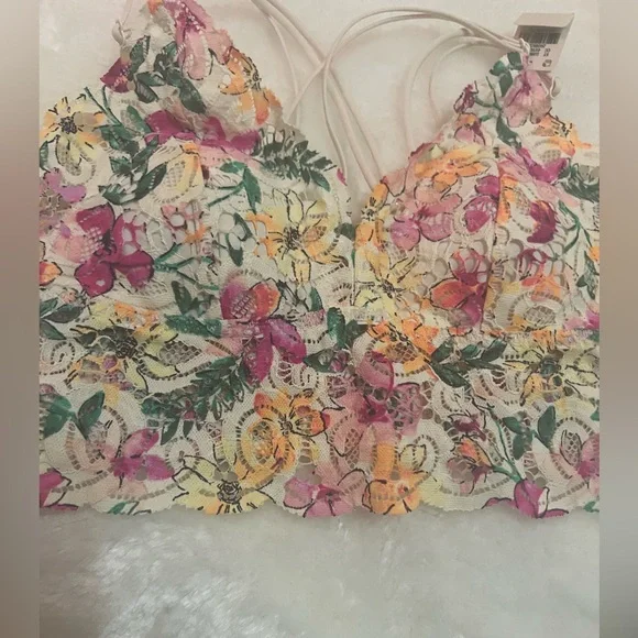 Pink VS Bralette - Picture 2 of 5